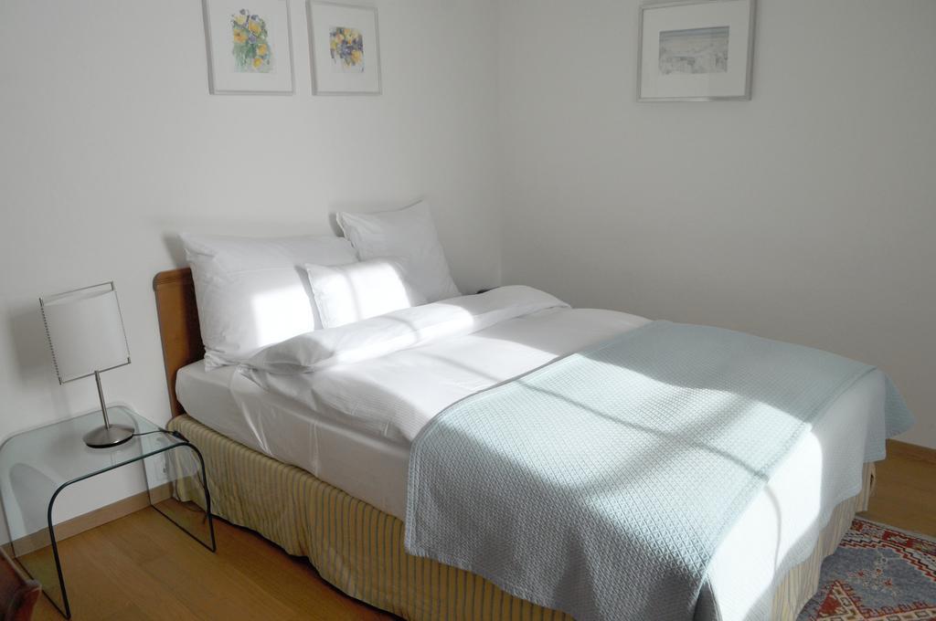 Hotel Restaurant Au Sauvage Fribourg Room photo